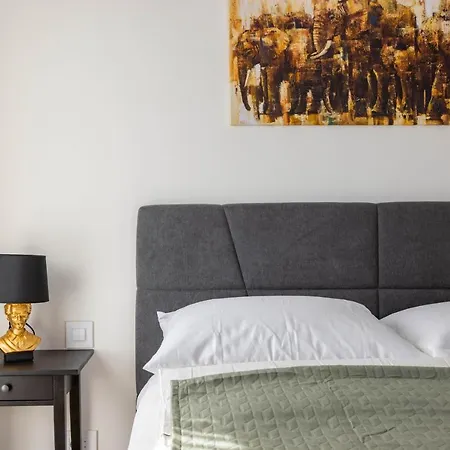 Huge 3 Bedroom With River View Apartment Belgrad