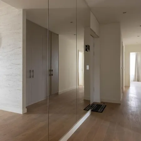Apartment Huge 3 Bedroom With River View *