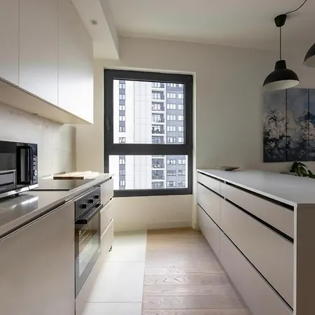 아파트 Huge 3 Bedroom With River View *