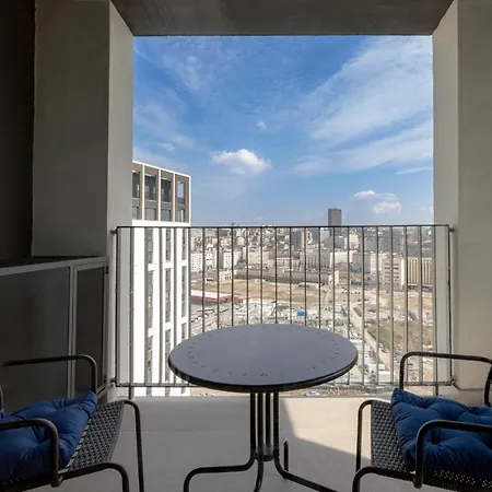 Huge 3 Bedroom With River View Apartment